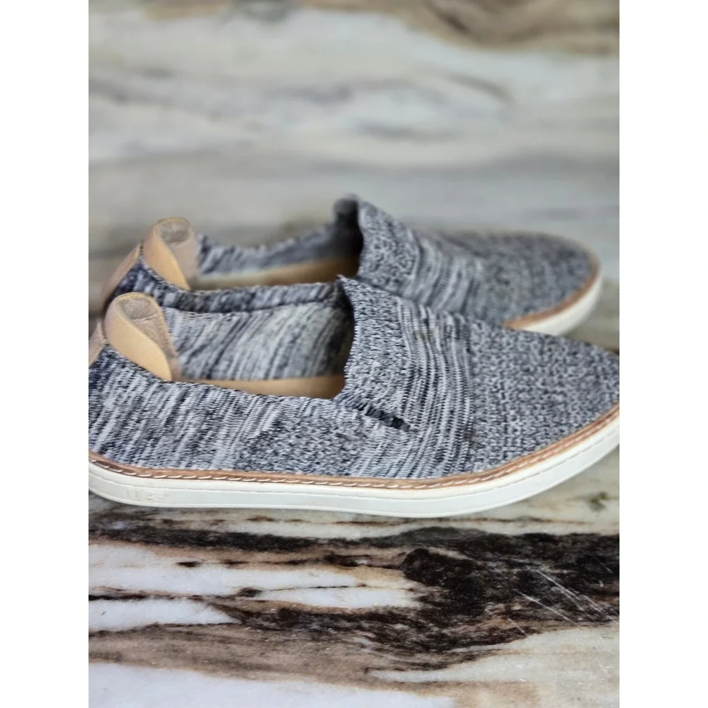 UGG‎ Sammy Chevron Knit Slip On Sneakers Grey White Marl 8.5